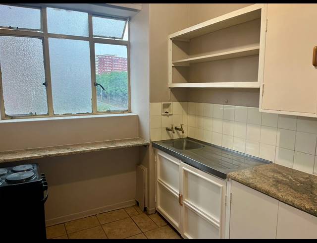 5 BEDROOM APARTMENT FOR SALE IN SUNNYSIDE